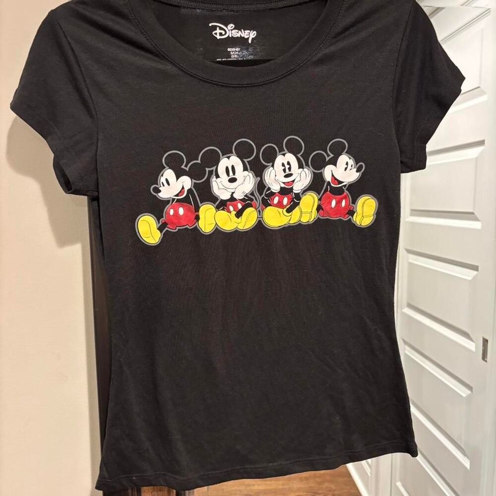 Disney Women's Black and Grey T-shirt size S
